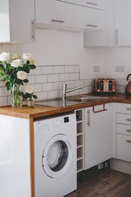 La Petite Maison Swansea Extérieur photo